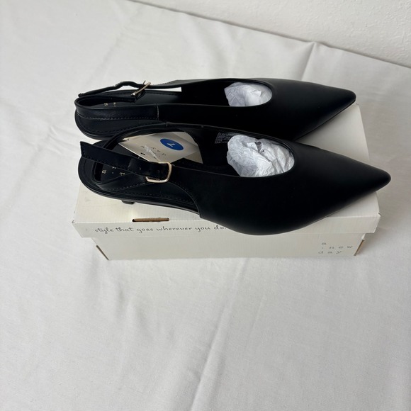 A New Day Samantha Heels Black Slingback Pointed Toe Block Heel Women's Size 7 - Picture 12 of 12